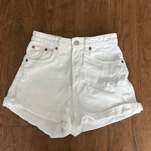ZARA Women’s Highwaisted White Denim Shorts - Size 2